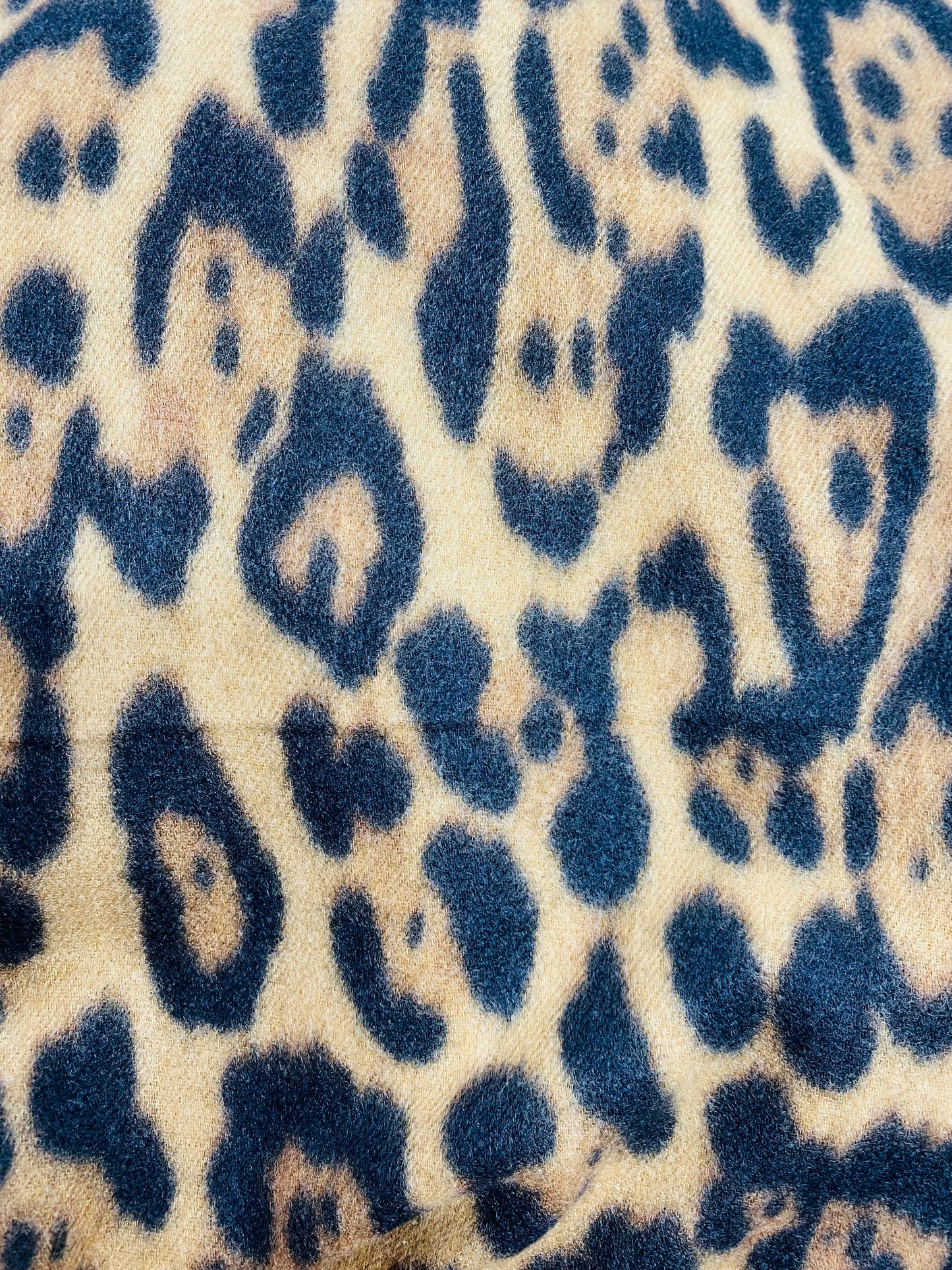 Leopard-skin look scarf/shawl with tasselled ends