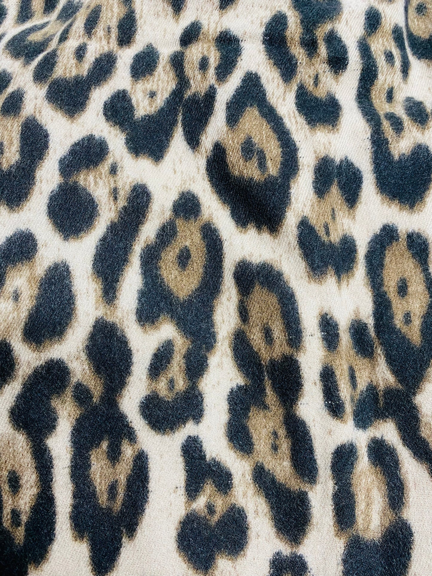 Leopard-skin look scarf/shawl with tasselled ends